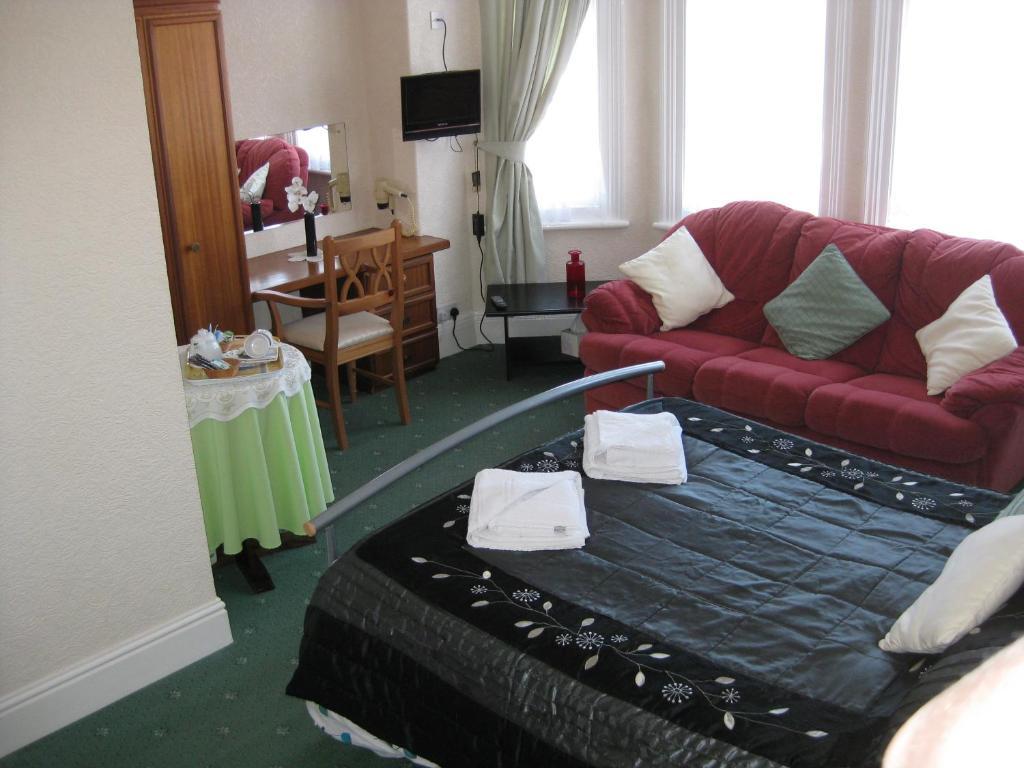 The Ashmount Hotel Rhôs-on-Sea Стая снимка