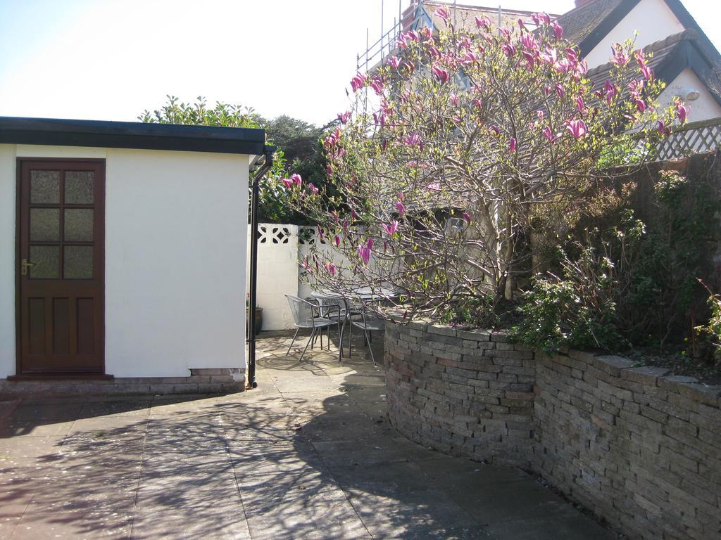 The Ashmount Hotel Rhôs-on-Sea Екстериор снимка